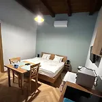 Mezovegi Ii Vendeghaz * Kisar