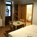 Mezovegi Ii Vendeghaz *